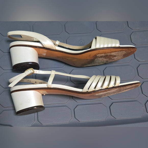 Ferragamo Italian chunky heel strappy sandals Champagne pearlescent sz 7 AA - Picture 2 of 9